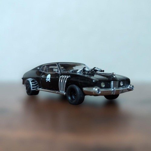 Mad max road warrior - mad,