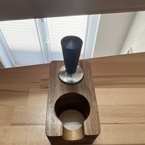 Holz tamperstation mit tamper - mit,