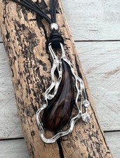 Halskette, Modekette,mehrreihig, grosser Anhänger, schwarzer Modestein, Strass