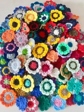 ca. 150 Häkelblumen