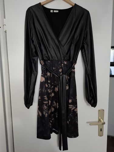 Kurzes kleid mit - kleid,
