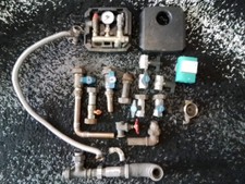 Verschiedene Heizungsteile - Sicherheitsgruppe, Kugelhähne...