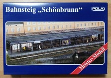 Pola 860 Bahnsteig Schönbrunn