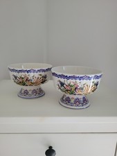 2 alte Blumenübertöpfe / Pflanzengefässe/ Blumenkübel mit Fuß, aus Italien, Pfau