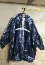 PVC Regenponcho, Regenumhang