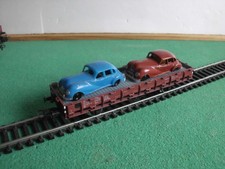 PIKO  --  HO  -  Modell  -   Flachwagen beladen mit 2 Stück PKW  " EMW "  1:87