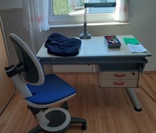 Kinder-/Jugendschreibtisch von