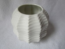 kleine bauchige OP ART