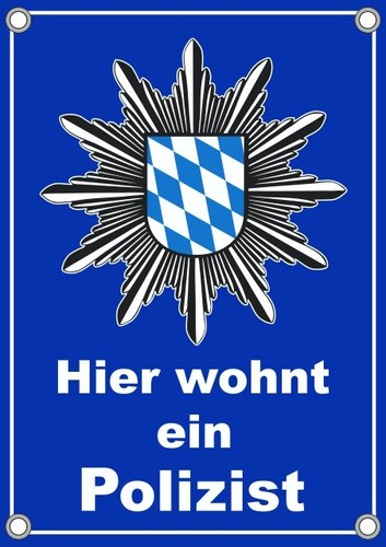 Hier wohnt ein polizist - hier,