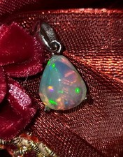 Welo Opal Cabochon 925 Sterlingsilber Anhänger