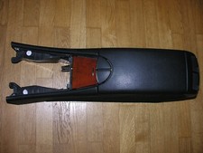 Mercedes W211. Bj08 Mittelkonsole. Armlehne Classic. Schwarz
