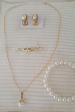 Halskette,Anhänger, Armband, Ohrringe, Anstecknadel, Perle,Kristallsteine,Metall