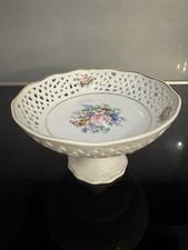 Porzellan-Schale auf Fuß mit