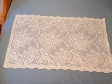 Tischläufer Tischdecke Spitze mit Blumenmuster weiß gebraucht Wellenrand