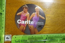 Alter Aufkleber Sport Kleidung Mode Gymnastik Bekleidung CARITE Bayer