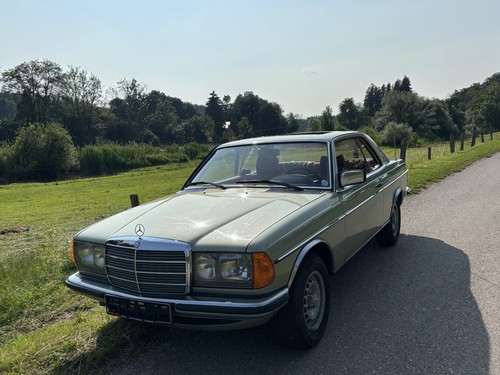 Oldtimer mercedes benz - mercedes,