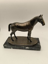 Pferdefigur Aus Bronze Auf