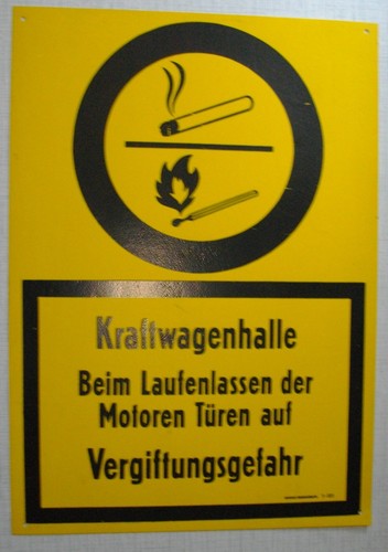 Ddr schilder kraftwagenhalle - 2,