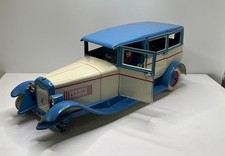 * Blechspielzeug  Große