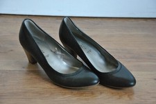 Janet D. Damen Pumps