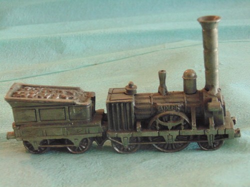 Miniatur zinn dampflokomotive - miniatur, zinn-