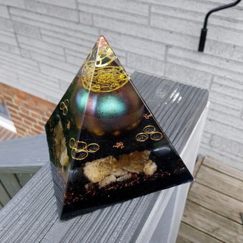 Orgonit pyramide 13cm mit - pyramide, 13cm,