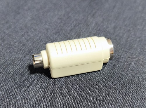 Commodore tastatur adapter - ✨,
