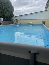 Pool Mit Sandpumpe, Salzwasseranlage, Roboter Und Gegenstrom Anlage
