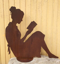 Frau liest Buch 59x64cm Rost