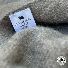 Reine Yakwolle, Decke "Asura"