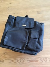 Schwarzer kleiner rucksack mit - schwarzer,
