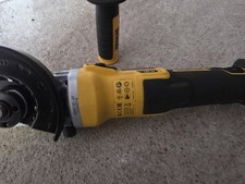 DEWALT DCG405FNT-XJ Akku-Winkelschleifer, 18V Flachkopf ohne Akku und Ladegerät