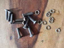 10x Geschwärzte Linsensenkkopfschrauben  M 4 x 16mm  mit Federring Hercules