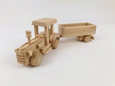 Traktor mit Anhänger Holzspielzeug Kinderspiel Holz-LKW Fahrzeug 42x8x13 cm