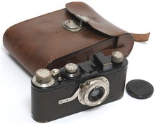 Vintage legendary Leica Ia film camera w. Elmar 3.5/50mm lens