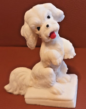 1 kleine Hundefigur aus Stein ? weiß Höhe ca. 8,5 cm