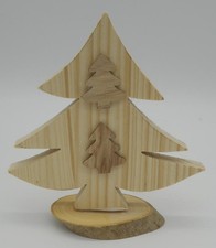 Tanne aus Holz (b)