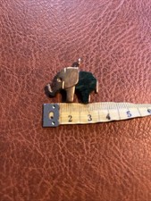 älterer Kettenanhänger Elefant mit Stein