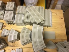 Faller A.M.S Autobahn Teile Schienen und viel Zubehör. Fast 2 Bananen Kartons .