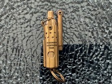 Altes Feuerzeug aus Messing