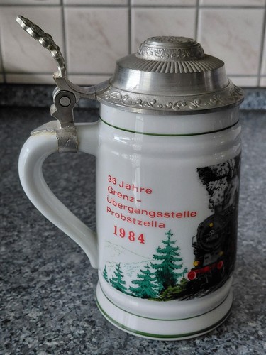 Bierkrug mit zinndeckel - bierkrug,