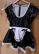 dienstmädchen kleid lack