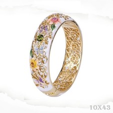 Ring im Ethno-Stil mit