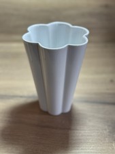 Arzberg Porzellan Vase Weiß – Blumenvase mit Blütenform 15,5 cm