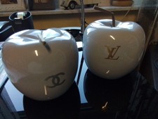 2 Porzellan Äpfel, grau