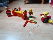 Holzspielzeug 70er: 2 Stapelfiguren, 1 Nachziehente, 1 Klopfbank, 1 Ratsche