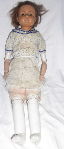 Alte puppe mit lederkörper - puppe,