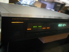 Onkyo  Integra T-4450 Stereo High-End Tuner/Radio AM/FM guter Zustand