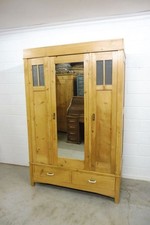 Antiker Kleiderschrank