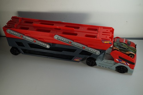 2014 hot wheels mega hauler - wheels,